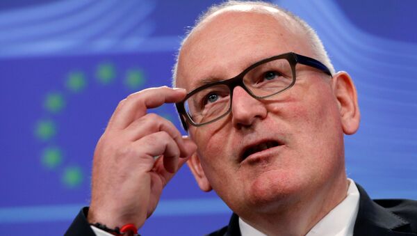 El vicepresidente primero de la Comisión Europea, Frans Timmermans - Sputnik Mundo