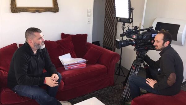 Frederic Desnard, exempleado aburrido, entrevistado por Sputnik Frederic Desnard, exempleado aburrido, entrevistado por Sputnik - Sputnik Mundo