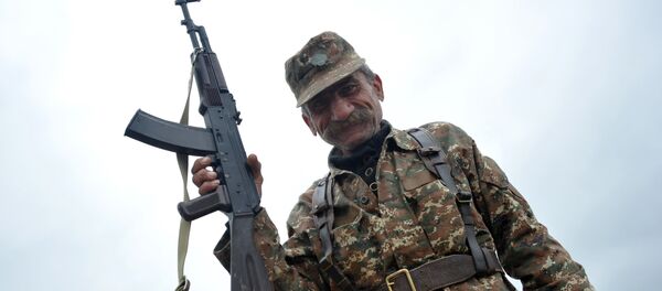 Militar de las fuerzas de Nagorno Karabaj - Sputnik Mundo
