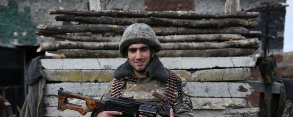 Militar armenio en Nagorno Karabaj - Sputnik Mundo