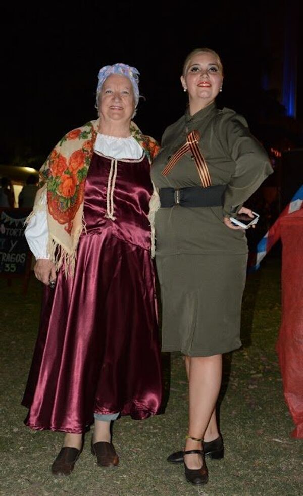 Argentinos descendientes de familias rusas celebran el Día de la Victoria - Sputnik Mundo