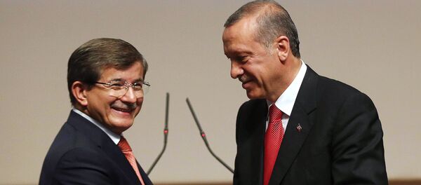 Ahmet Davutoglu y Tayyip Erdogan - Sputnik Mundo