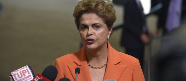 Presidenta Dilma Rousseff fala à imprensa após o lançamento do Plano Agrícola e Pecuário 2016/2017 - Sputnik Mundo