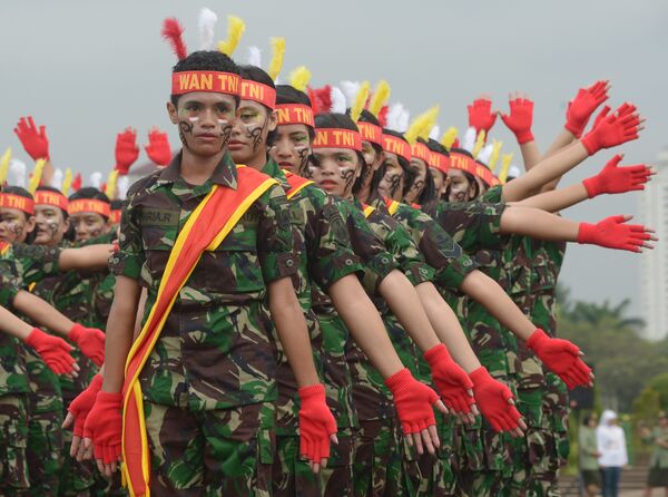 Mujeres guerreras: el uniforme militar femenino de diferentes países del mundo - Sputnik Mundo