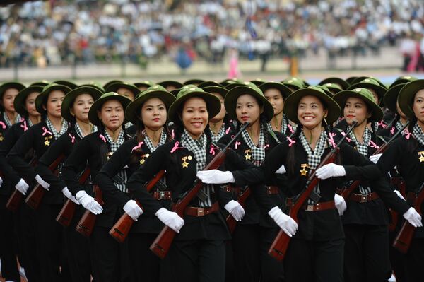 Mujeres guerreras: el uniforme militar femenino de diferentes países del mundo - Sputnik Mundo