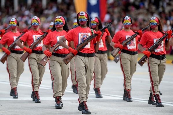 Mujeres guerreras: el uniforme militar femenino de diferentes países del mundo - Sputnik Mundo