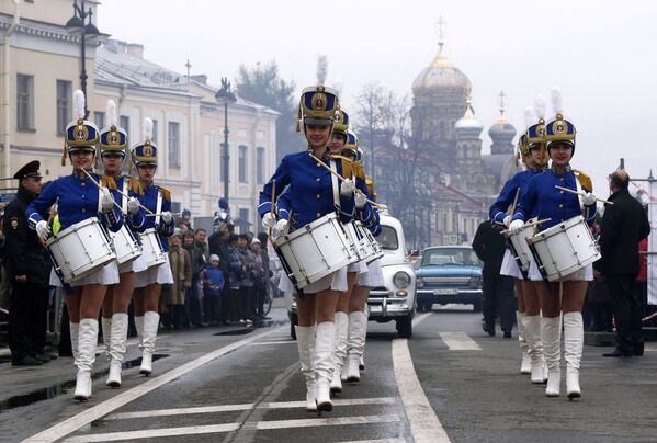 Mujeres guerreras: el uniforme militar femenino de diferentes países del mundo - Sputnik Mundo