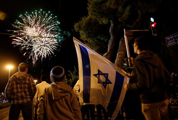 Espectáculo de fuegos artificiales en Jerusalén  - Sputnik Mundo
