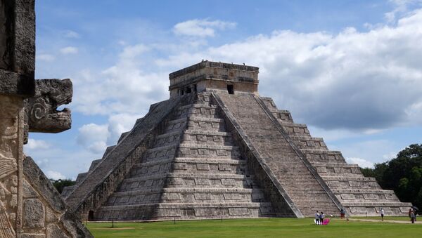 El Castillo, Chichén Itzá - Sputnik Mundo