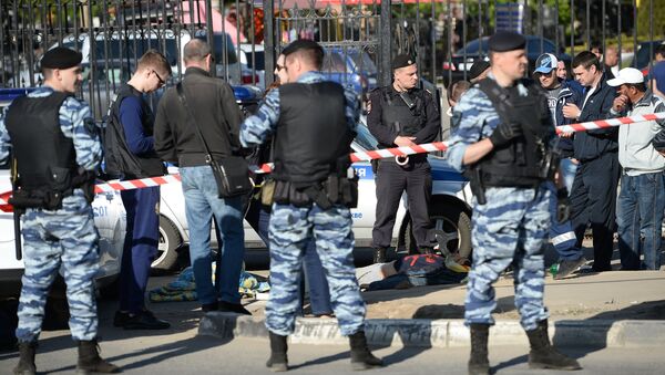 La pelea multitudinaria en el cementerio Jovánskoe en Moscú - Sputnik Mundo