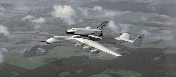 El Antonov An-225 Mriya y la nave espacial Burán - Sputnik Mundo