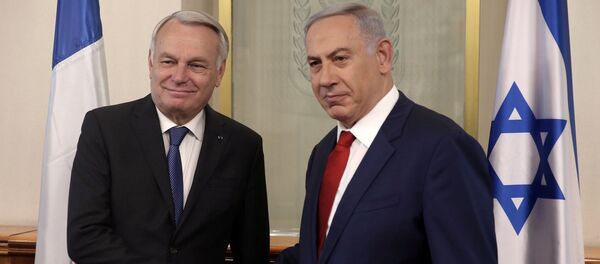 Benjamín Netanyahu, primer ministro de Israel, y Jean-Marc Ayrault, ministro de Exteriores de Francia - Sputnik Mundo
