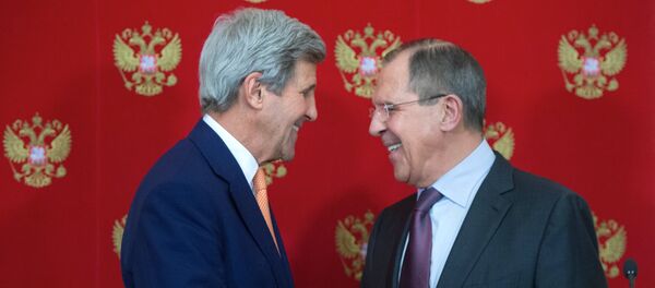 Ministro de Exteriores de Rusia, Serguéi Lavrov y secretario de Estado de EEUU, John Kerry - Sputnik Mundo