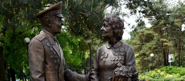 Monumento de los veteranos de la Segunda Guerra Mundial en Kiev, Ucrania - Sputnik Mundo