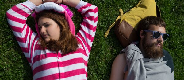 La gente durmiendo La gente durmiendo - Sputnik Mundo