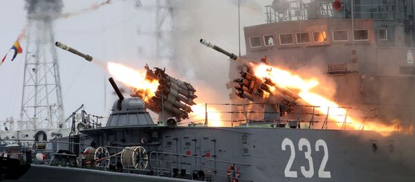 Ensayo general en vísperas del Día Nacional de la Armada rusa en Baltisk - Sputnik Mundo