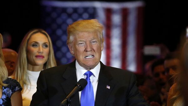 Republican U.S. presidential candidate and businessman Donald Trump speaks to supporters following the results of the Indiana state primary at Trump Tower in Manhattan, New York - Sputnik Mundo