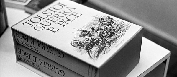La novela de León Tolstói Guerra y Paz - Sputnik Mundo
