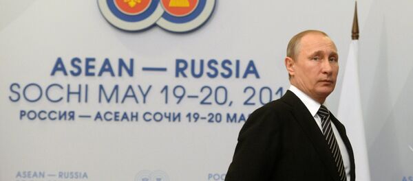 Vladímir Putin, el presidente de Rusia, en la cumbre de ASEAN en Sochi - Sputnik Mundo