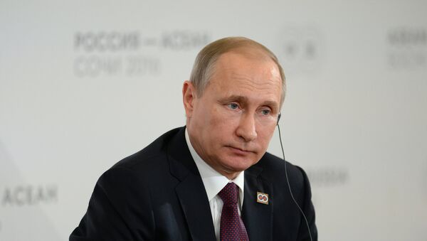 Vladímir Putin, el presidente de Rusia, en la cumbre de ASEAN en Sochi - Sputnik Mundo