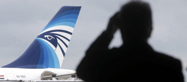 Un avión de la compañía aérea EgyptAir - Sputnik Mundo