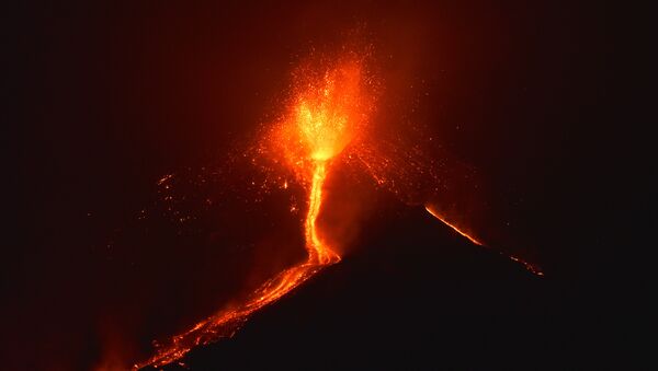 Erupción volcánica (archivo) - Sputnik Mundo