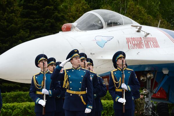 El arte de volar: aniversario de los grupos Strizhí y Vítiazi - Sputnik Mundo