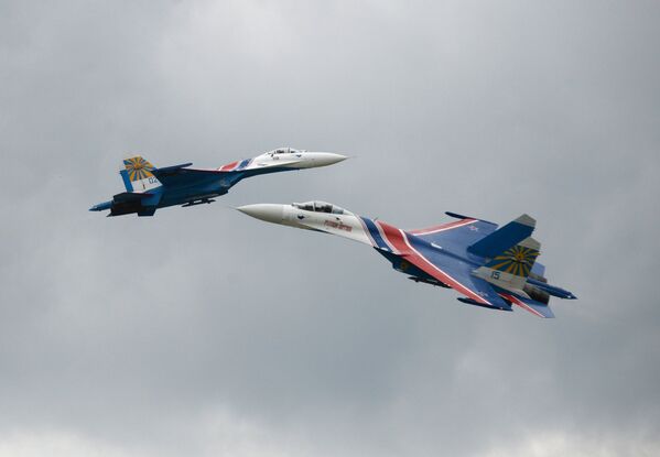 El arte de volar: aniversario de los grupos Strizhí y Vítiazi - Sputnik Mundo