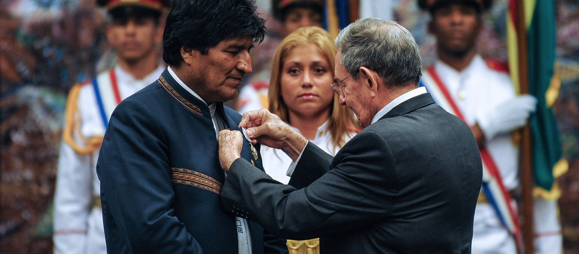 Presidente cubano, Raúl Castro, otorga la Orden José Martí al presidente boliviano, Evo Morales en la Habana, Cuba Presidente cubano, Raúl Castro, otorga la Orden José Martí al presidente boliviano, Evo Morales en la Habana, Cuba - Sputnik Mundo, 1920, 23.05.2016