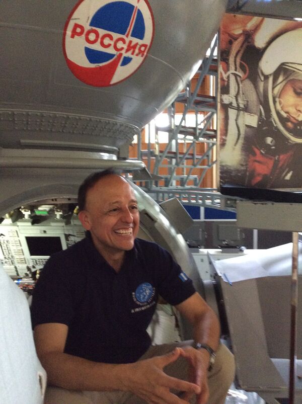 Montoya en el Centro de Formación de Cosmonautas Gagarin Montoya en el Centro de Formación de Cosmonautas Gagarin - Sputnik Mundo