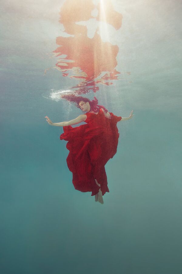 Las sirenas modernas: el hipnotizante arte submarino - Sputnik Mundo