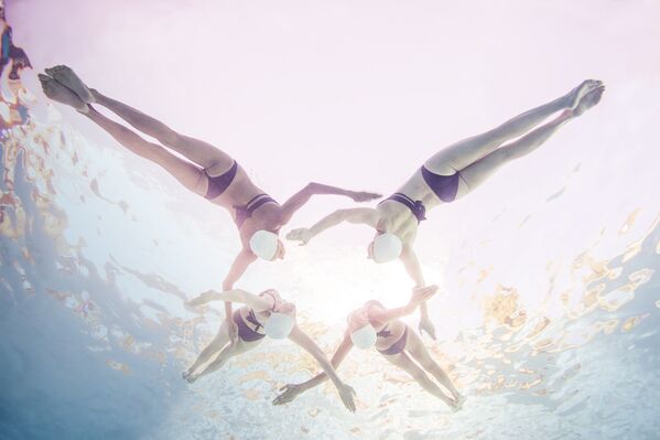 Las sirenas modernas: el hipnotizante arte submarino - Sputnik Mundo