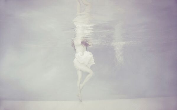 Las sirenas modernas: el hipnotizante arte submarino - Sputnik Mundo