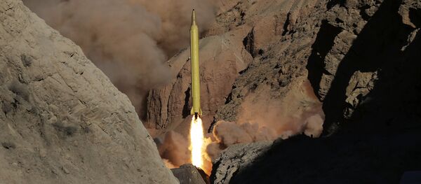 Irán lanza un misil balístico, el 9 de marzo de 2016 - Sputnik Mundo