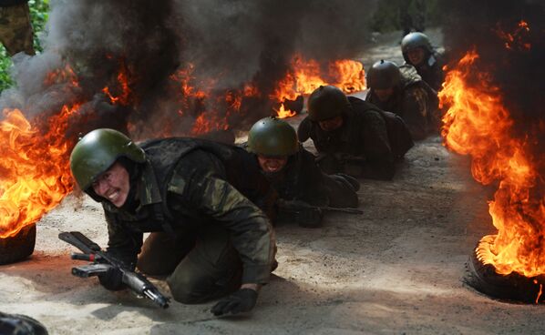 Las difíciles pruebas para alcanzar el máximo nivel de las Fuerzas Especiales de Rusia - Sputnik Mundo