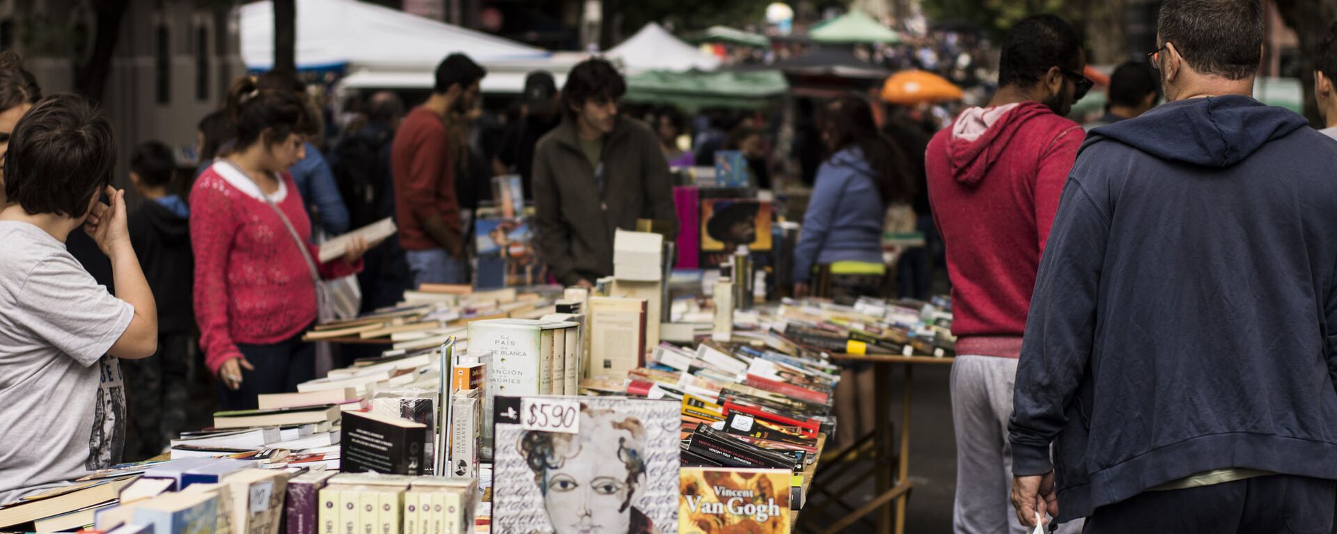 Libros en Feria Tristán Narvaja - Sputnik Mundo, 1920, 10.02.2020