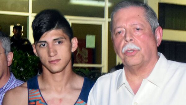 Futbolista mexicano, Alan Pulido, y gobernador del estado de Tamaulipas, Egidio Torre Cantu - Sputnik Mundo