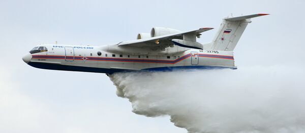 Aeronave anfibia Be-200ChS - Sputnik Mundo