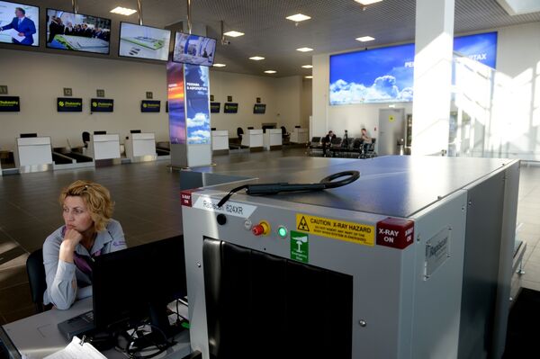 Inaugurado el nuevo aeropuerto internacional 'Zhukovski' - Sputnik Mundo