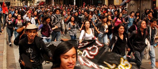 Plantón en Bogotá apoyando el paro Agrario y Popular en 2014 - Sputnik Mundo