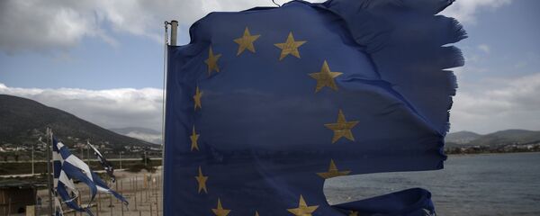 La bandera rota de la UE - Sputnik Mundo