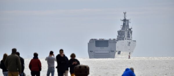 Portahelicóptero Mistral - Sputnik Mundo