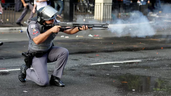 Un policía de Brasil - Sputnik Mundo