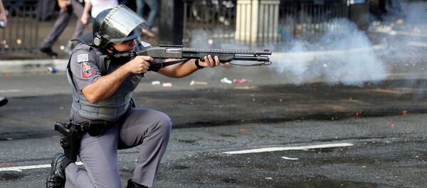 Un policía de Brasil - Sputnik Mundo