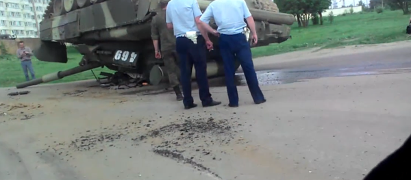 Se volcó un tanque en la región de Moscú - Sputnik Mundo