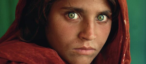Steve McCurry (B. 1950). Afghan Girl - Sputnik Mundo