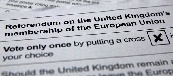 Papeletas de votación para el referéndum sobre el Brexit - Sputnik Mundo