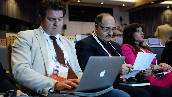 Liam Halligan, experto económico de The Telegraph Media Group en el foro 'La nueva era del periodismo: adiós al mainstream' Liam Halligan, experto económico de The Telegraph Media Group en el foro 'La nueva era del periodismo: adiós al mainstream' - Sputnik Mundo
