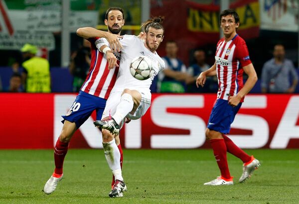 Gareth Bale (centro) Gareth Bale (centro) - Sputnik Mundo