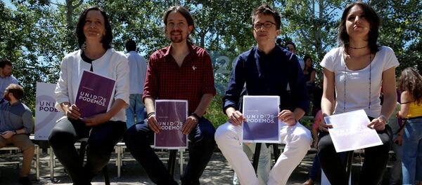 Carolina Bescansa, Pablo Iglesias, Íñigo Errejon y Irene Montero, miembros del partido político Podemos - Sputnik Mundo